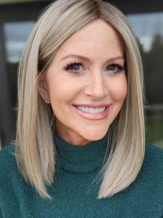 Natalie Gray @vanish.into.thin.hair wearing DRIVE by ELLEN WILLE in color PEARL BLONDE ROOTED 101.24.20 | Pearl Platinum, Dark Ash Blonde, and Medium Honey Blonde mix